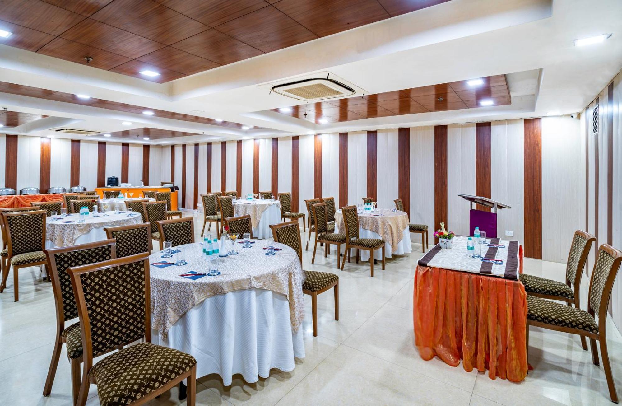 Zip By Spree Hotels Delhi Greater Kailash New Delhi Exterior photo